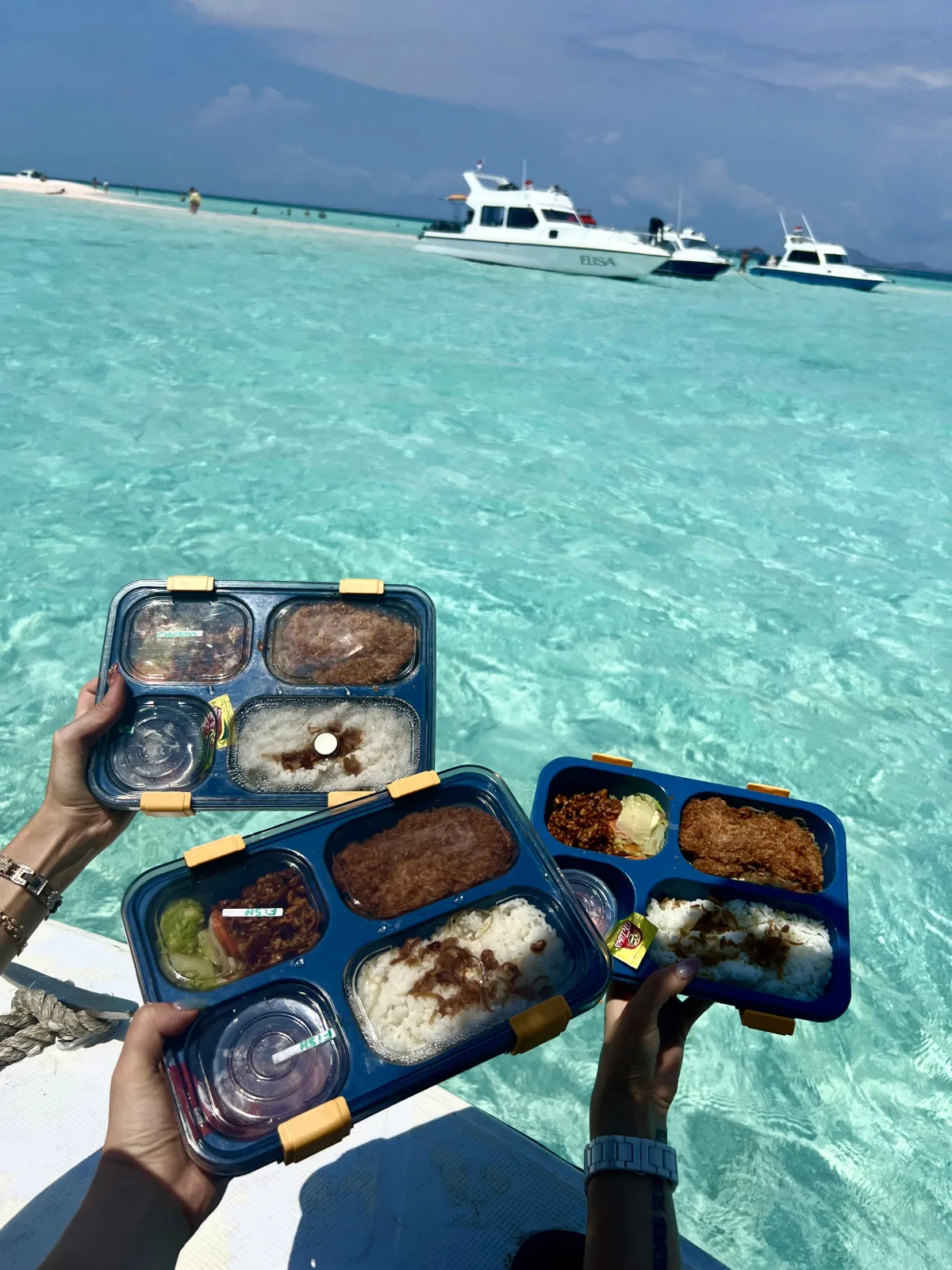 Lunch packed for the day, served on board
